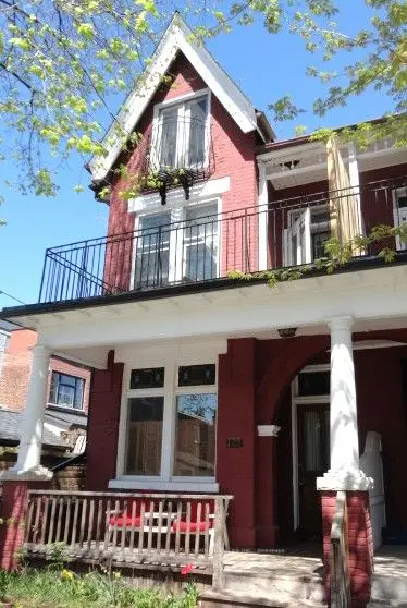 128 Lennox Street, Toronto C01, On M6g 1j6