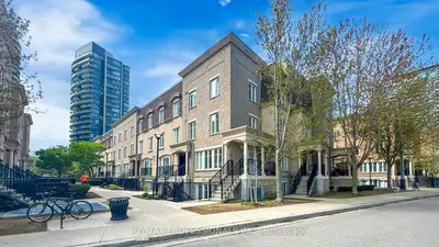 Condo Apartment in Toronto