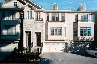 Condo Townhouse in Toronto