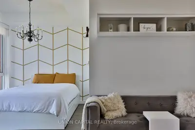Condo Apartment in Toronto