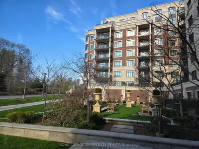 Condo Apartment in Toronto