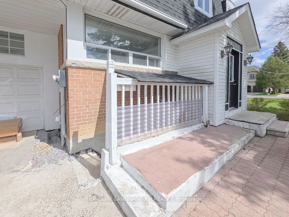 3 Cloebury Court BSMT, Toronto C07, ON M2R 1V7