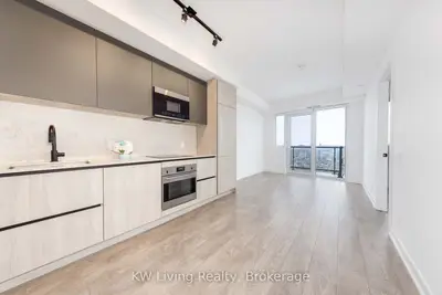 108 Peter Street 4201, Toronto C01, On M5v 2g7