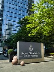 55 Scollard Street S 2203, Toronto C02, On M5r 0a1