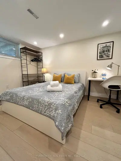 Room in Toronto