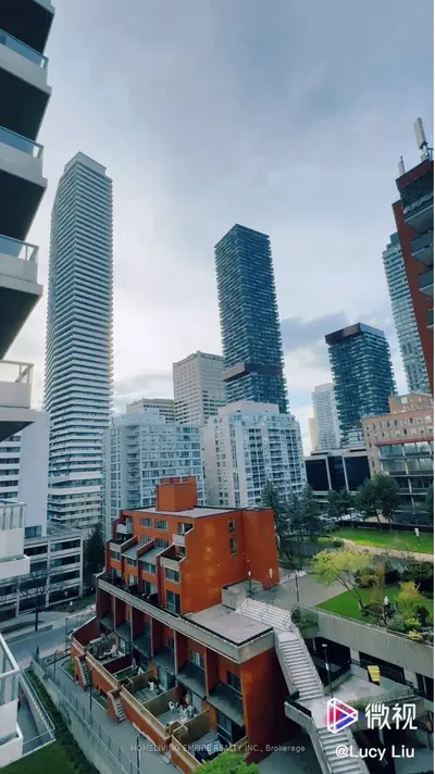 Condo Apartment in Toronto