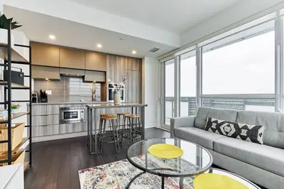 Condo Apartment in Toronto