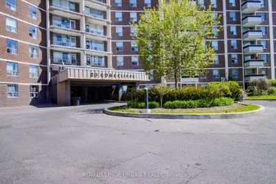 Condo Apartment in Toronto