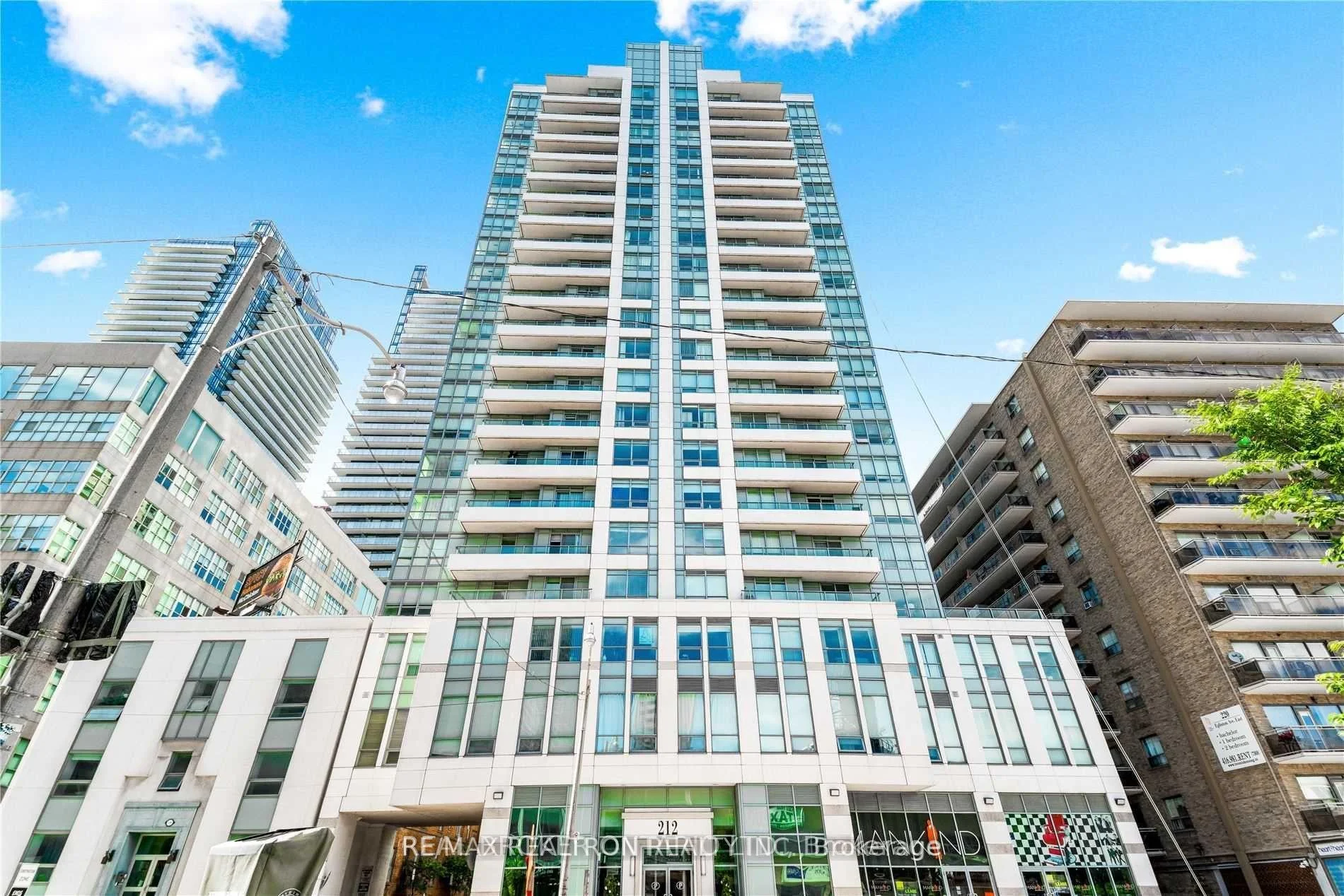 212 Eglinton Avenue E 1802, Toronto C10, ON M4P 0A3