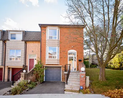 Condo Townhouse in Toronto