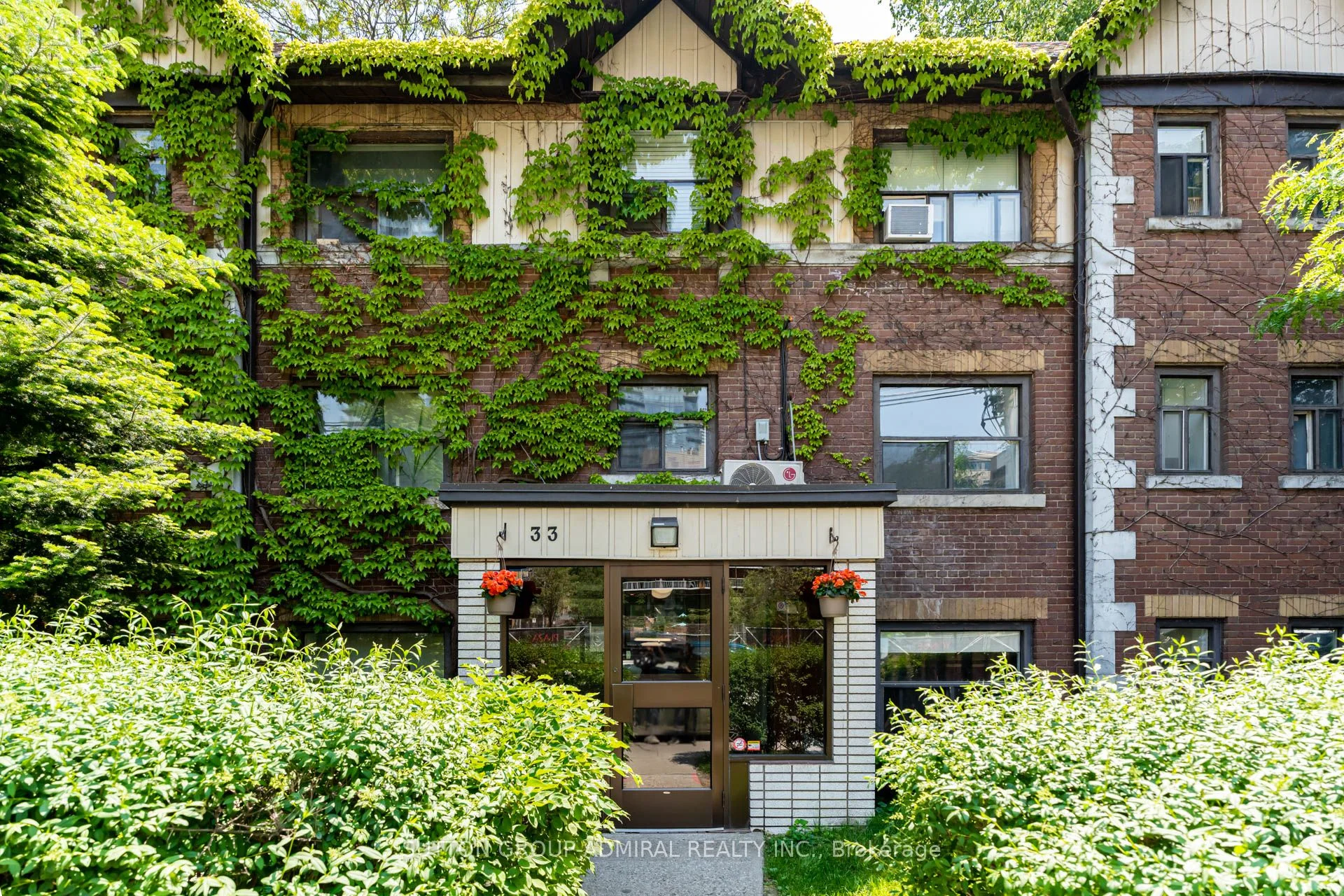 33 Maitland Street 208, Toronto C08, On M4y 1c8