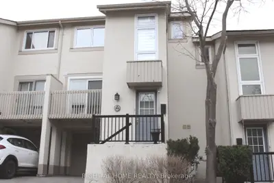 Condo Townhouse in Toronto
