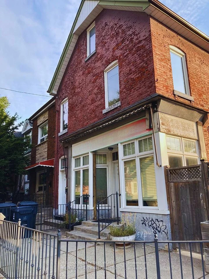 41 Claremont Street, Toronto C01, ON M6J 2M7