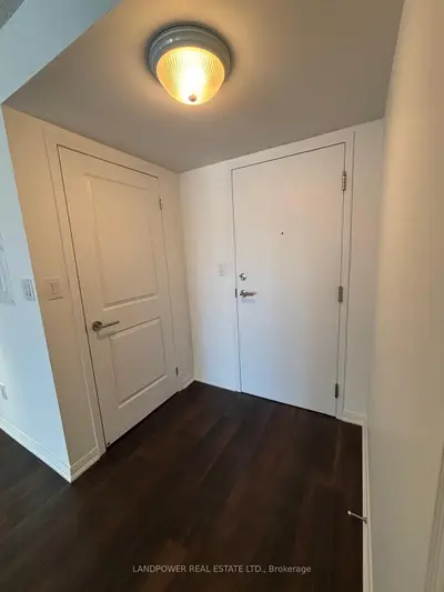 400 Adelaide Street E 1113, Toronto C08, On M5a 4s3
