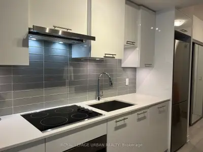 99 Broadway Avenue 1007, Toronto C10, On M4p 0e3