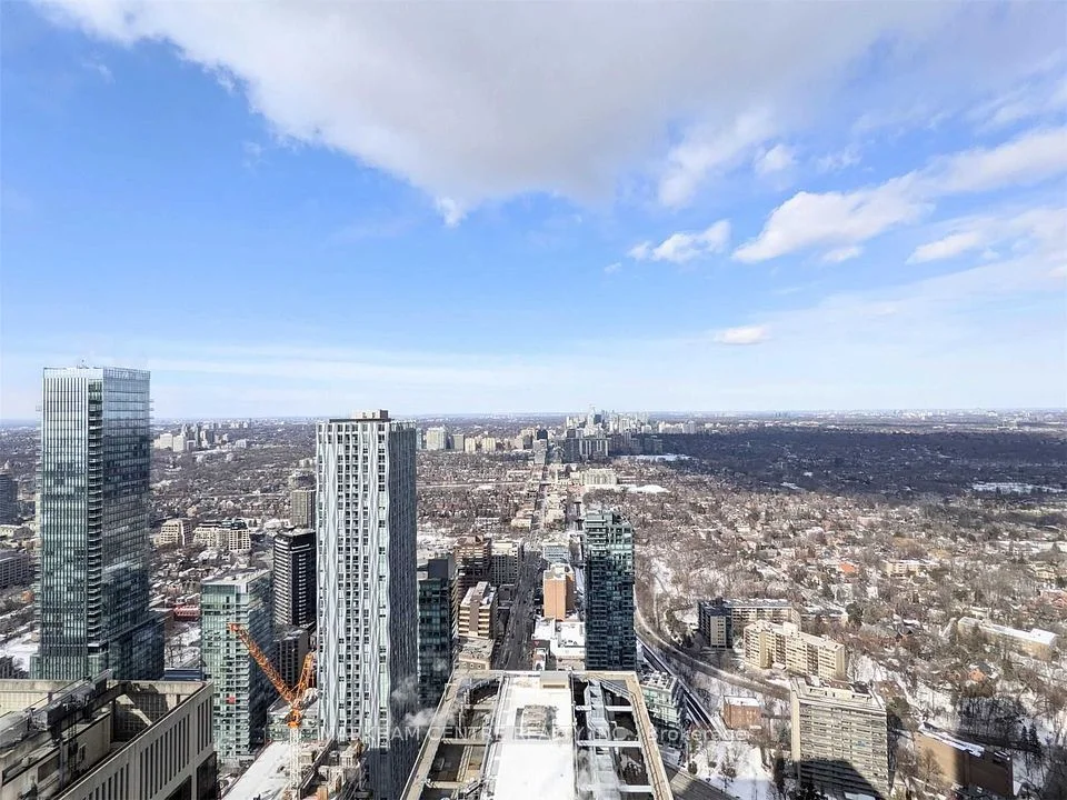 1 Bloor Street E 5710, Toronto C08, ON M4W 0A8