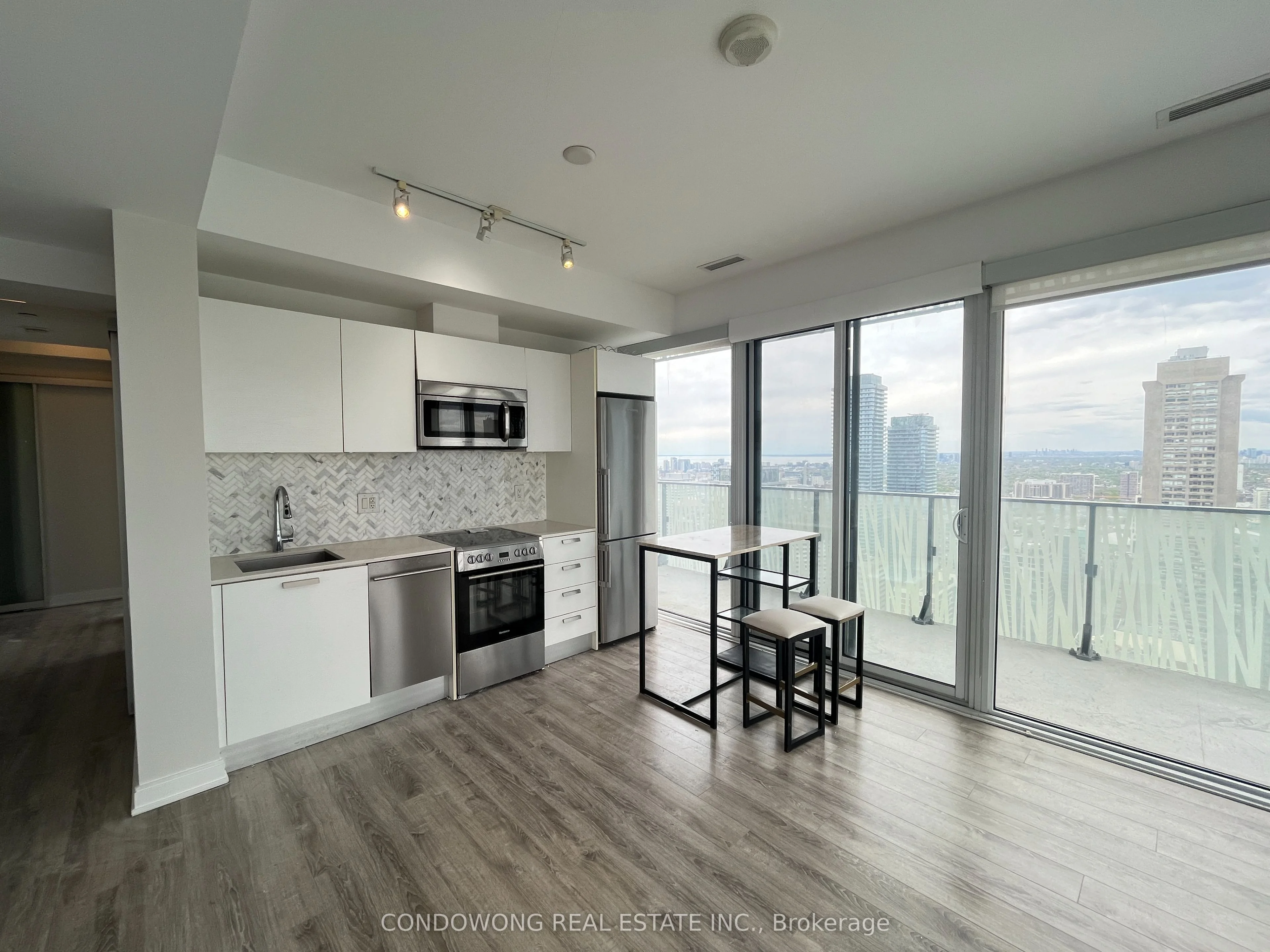 42 Charles Street E 4006, Toronto C08, ON M4Y 0B7