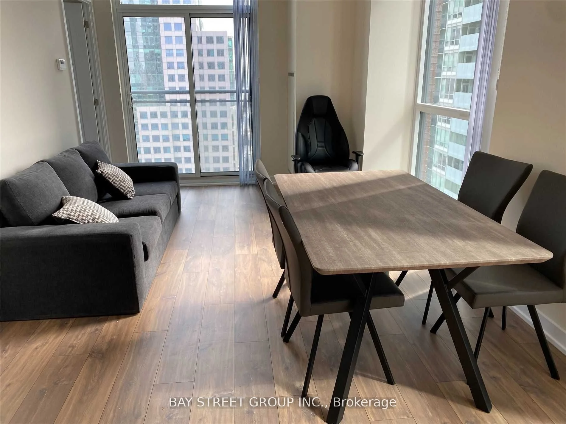 99 John Street 1904, Toronto C01, On M5v 0s6