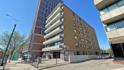 Condo Apartment in Toronto