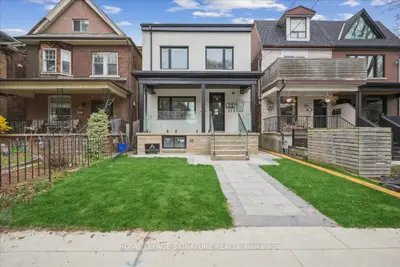 Duplex in Toronto