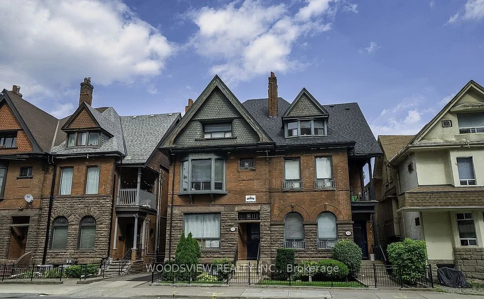 101 Spadina Road 2, Toronto C02, ON M5R 2T1