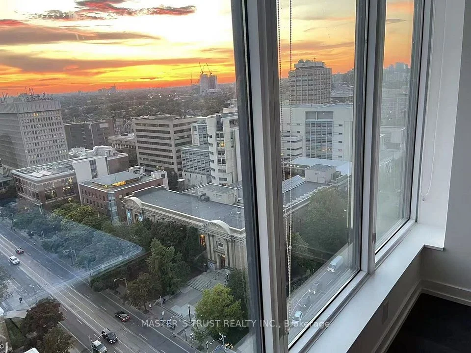 203 College Street 1803, Toronto C01, ON M5T 1P9