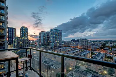 Condo Apartment in Toronto