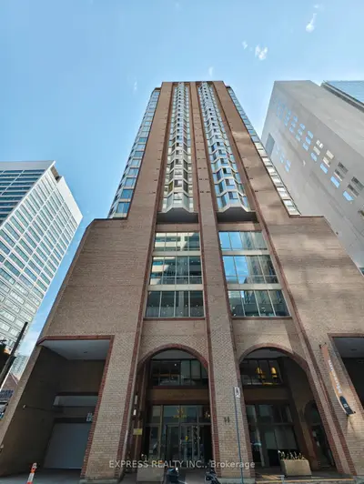 55 Centre Avenue 604, Toronto C01, On M5g 2h5