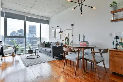 Condo Apartment in Toronto