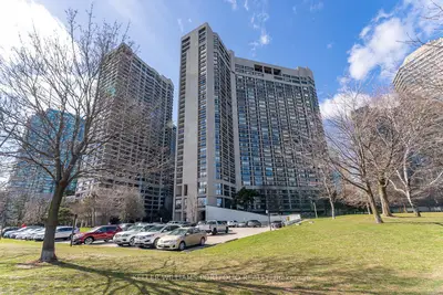 Condo Apartment in Toronto