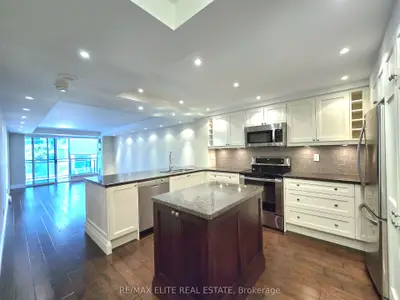 28 Hollywood Avenue 310, Toronto C14, On M2n 6s4