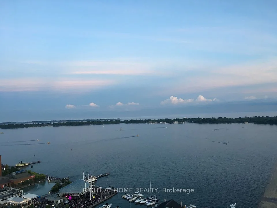 270 Queens Quay W 3008, Toronto C01, ON M5J 2N4