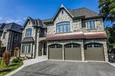 17 Melton Grove Street, Toronto C07, On M2r 2g8