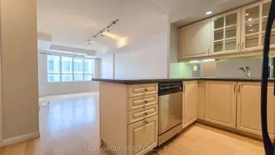 Condo Apartment in Toronto