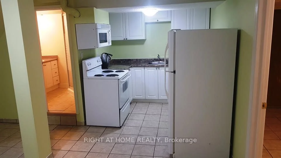 10 Henry Welsh Drive Basement apartment, Toronto C07, ON M2R 3P4
