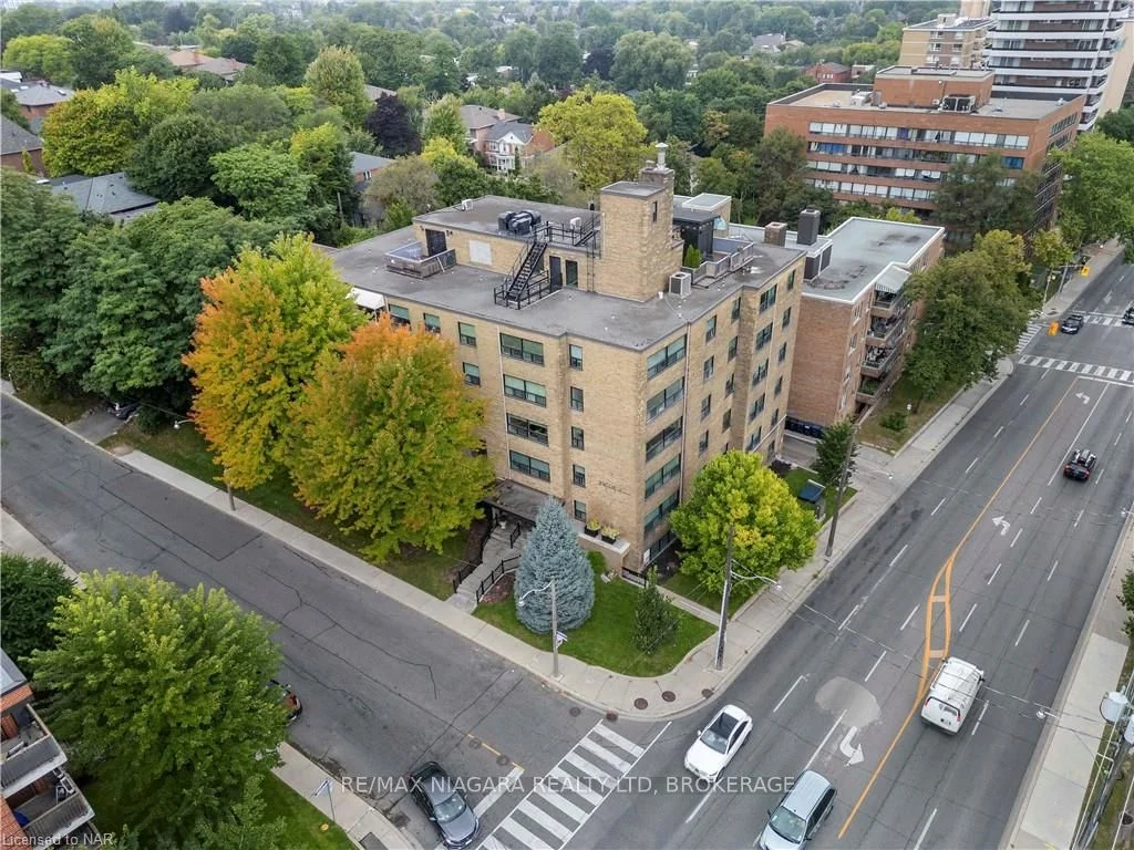 2 RIDELLE Avenue 505, Toronto C04, ON M6B 1H4