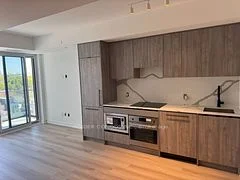 5 Lakeview Avenue 702, Toronto C01, On M6j 0h3