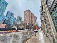 633 Bay Street 1822, Toronto C01, On M5g 2g4