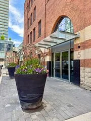 5 St. Joseph Street 1104, Toronto C01, ON M4Y 1J6