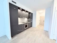 10 Inn On The Park Drive 1007, Toronto C13, ON M3C 0P9