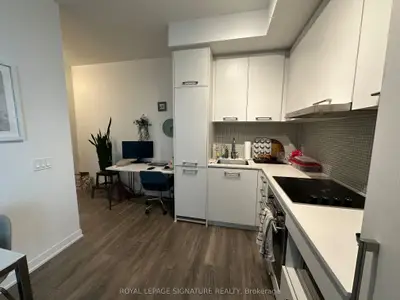 87 Peter Street 2906, Toronto C01, On M5v 2g4