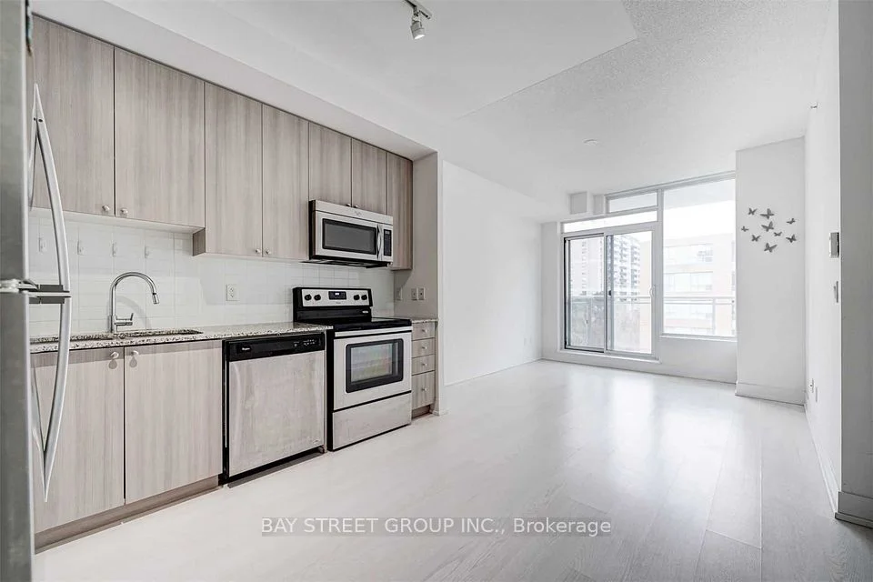 68 Merton Street 615, Toronto C10, ON M4S 1A1