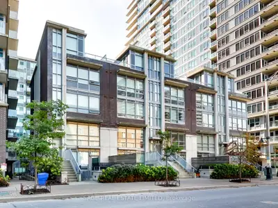 Condo Townhouse in Toronto