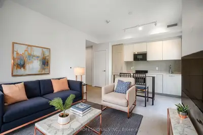 Condo Apartment in Toronto