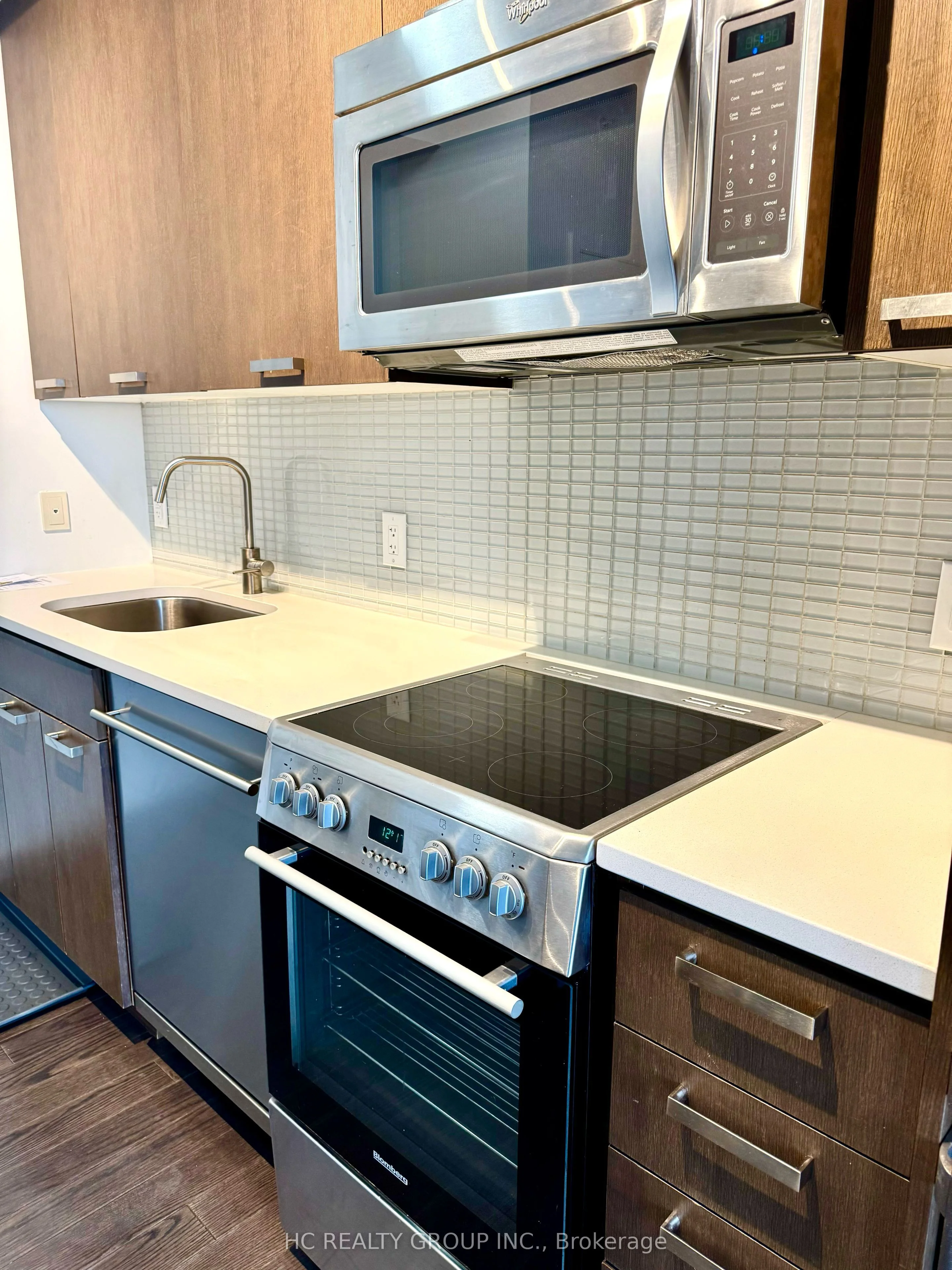 295 Adelaide Street W 2511, Toronto C01, On M5v 1p7