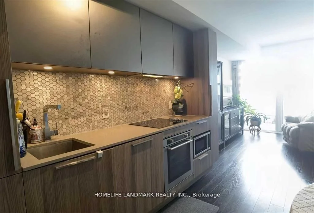 85 Wood Street 3818, Toronto C08, On M4y 0e8