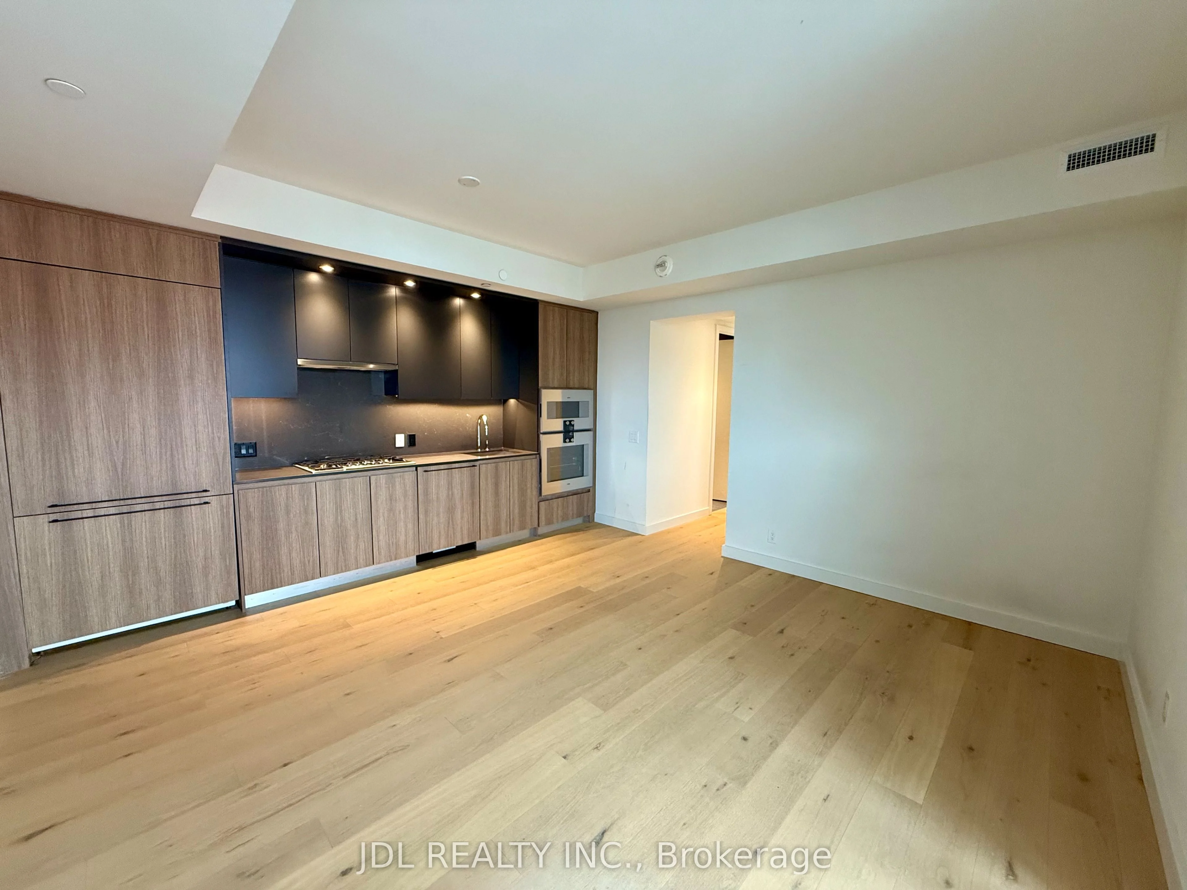 81 Wellesley Street E 1301, Toronto C08, On N5v 1j6