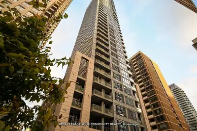 Condo Apartment in Toronto