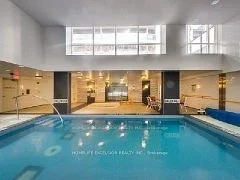 21 Carlton Street 801, Toronto C08, On M5b 1l2