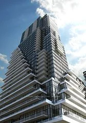 10 Inn On The Park Drive 2207, Toronto C13, On M3c 0p9